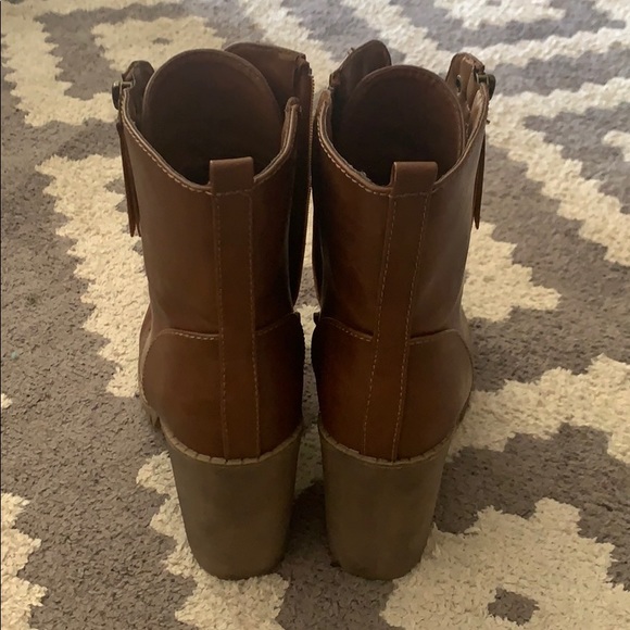 SODA brown heeled booties size 9 - Picture 4 of 6